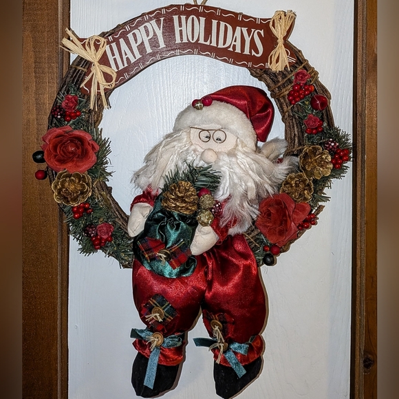 Festive Santa Holiday Wreath - Red and Gold - Picture 1 of 2